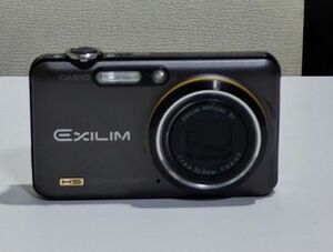 CASIO EXILIM カシオ エクシリムEX-FC100 デジタルカメラ　充電器捜索中^^;