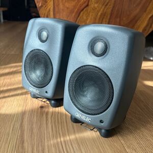 ■GENELEC ( ジェネレック ) / 8010AP ペア パワードモニタースピーカー　K&M 23271B 別売りスタンド付き　中古美品！