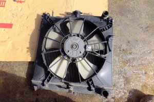 スズキ ジムニー JB23W H13年 純正 ラジエーター 電動ファン付 422132-5450　21-7F71