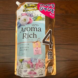 アロマリッチ　アクアフラワーアロマの香り 1600ml 詰め替え ウルトラジャンボ　大容量 ソフランアロマリッチ 柔軟剤 