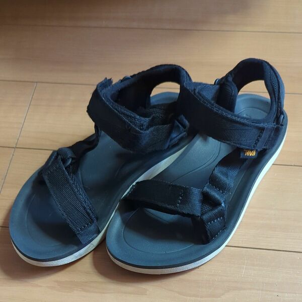 Teva サンダル　22.0