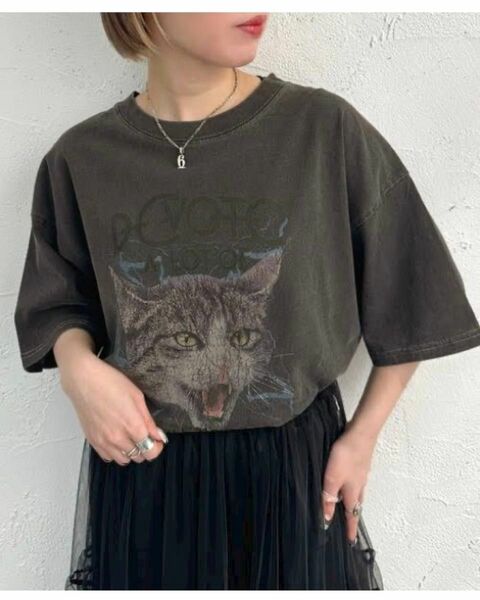 apres jour mignon　ピグメントヴィンテージライクロックTシャツ