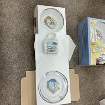 WEDGWOOD ウェッジウッド ピーターラビット PETER RABBIT 洋食器 プレート マグカップ ボウル ブランド 2セットまとめ売り_画像2