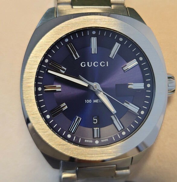 新品未使用　GUCCI　メンズ　腕時計　GG2570　YA142303　紺　ブルー　ウォッチ