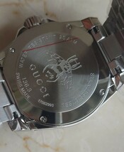 新品未使用　gucci　ホワイト　腕時計　YA136336ダイブ　メンズ　ウオッチ　ダイバーズウオッチ_画像3