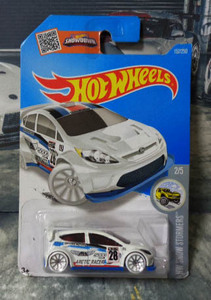 HotWheels '12 FORD FIESTA　ホットウィール 2012 フォード・フィエスタ　カード傷み　　///(061)