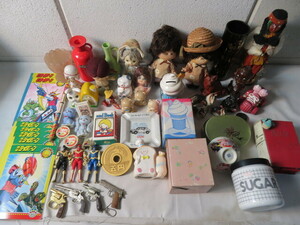 N⑤41 retro miscellaneous goods various assortment savings box dog ornament . earth Chan doll Chogokin Hikari Sentai Maskman Kinnikuman Indian doll aluminium lunch box 