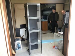 【水槽マニア】　４分割水槽　ショップ様　輸入問屋様　いかがでしょうか在庫2台ございます。1800/450/400H （W450が４室）