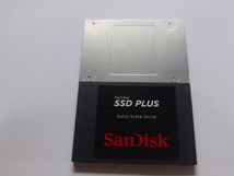 SSD SATA 2.5inch SanDisk 480GBと CFD 東芝 512GB 正常判定 本体のみ 中古品です_画像4