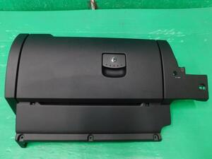 VW ニュービートル ABA-9CAZJ グローブBOX ニュービートル 4人 AZJ LB1B 1C1880247R