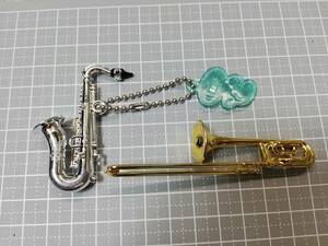G48 ミニチュア figma、S.H.Figuarts などに ガチャ 管楽器　キラメッキ楽器　サックス・トロンボーン