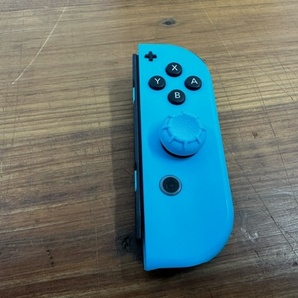 Uc80 Nintendo Switch ニンテンドースイッチ 任天堂 本体スタンドのみ ブルー色 通電確認済 現状品の画像6