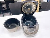 RZ-BS10M シルバー 日立 HITACHI IHジャー炊飯器 (5.5合炊き)　2021年製 通電確認済み 動作品　中古（ス127）_画像4