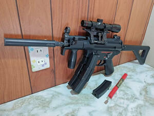 * Tokyo Marui * standard electric gun *H&K MP5krutsuA4 PDW*SEALs custom *200 ream . 2 ps + scope + silencer + battery +α attaching *