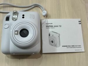 中古美品　 FUJIFILM instax mini12 チェキ　インスタントカメラ　取説　付属　動作確認済