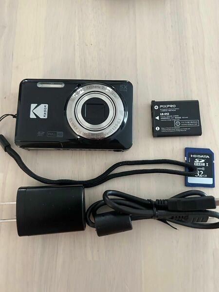 中古品　Kodak コダック　PIXPRO FZ55 ブラック デジタルカメラ　純正バッテリーパック　充電器　有り　コンデジ