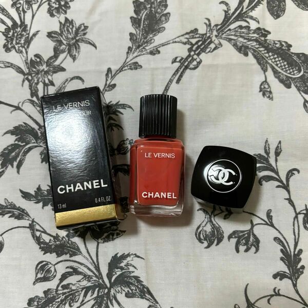 CHANEL ヴェルニ ネイルエナメル