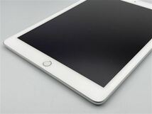 iPad 9.7インチ 第6世代[32GB] セルラー docomo シルバー【安 …_画像4