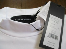 ☆LUXE AKM PLUS/リュクスエイケイエムプラス☆未使用 フロントロゴモックネックTシャツ ホワイト サイズ：L ゴルフ トレーニング ジム_画像7