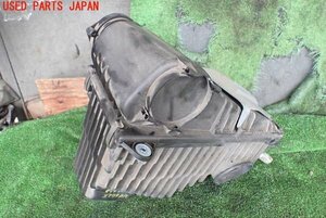 1UPJ-94942560]VW トゥアレグ(7LBHKS)エアクリーナーボックス 中古