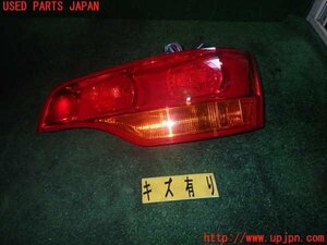 1UPJ-92061530]アウディ・Q7(4LBHKA)右テールランプ 中古