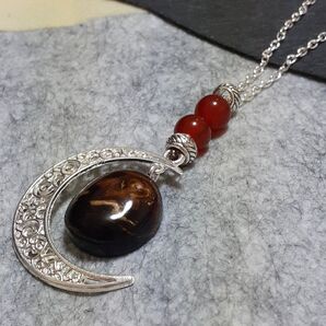 452.黒珊瑚(ブラックコーラル)とカーネリアンのネックレス ネックレス アクセサリー ペンダント