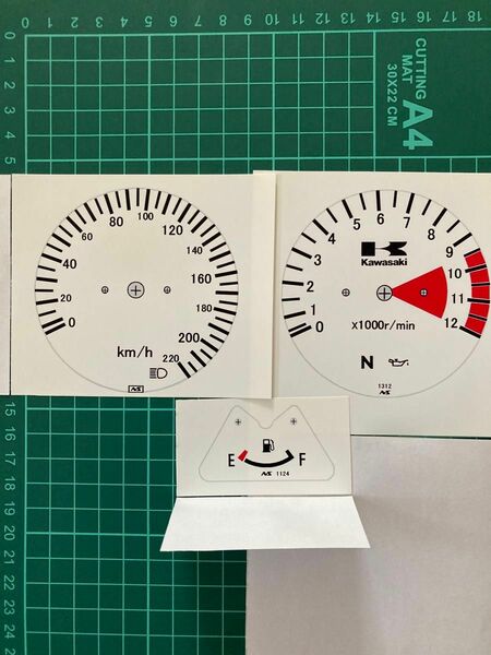 ゼファー1100/RS ホワイトメーターステッカー　ロゴ入り