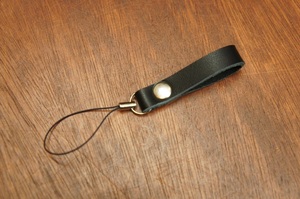 BOSSA ヌメ革製 本革製 シンプル携帯ストラップ MS4 ミニストラップ 黒 レザー スマホストラップフィンガータイプ 日本製 
