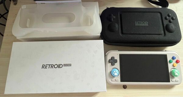 【美品】Retroid Pocket 4 Pro 16Bit 専用ケース　グリップ付き