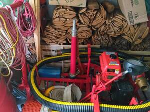 お引き取り限定　シバウラ可搬消防エンジンポンプTF-15SESと消防ホースと灯火器、台車のセット