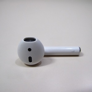 Apple純正 AirPods 第2世代 MV7N2J/A 左 イヤホン 左耳のみ A2031 [L]の画像1