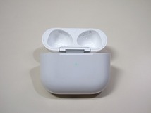 Apple純正 AirPods (第3世代 MagSafe 充電ケース) A2566 MME73J/A エアーポッズ 充電ケースのみの出品です。_画像2