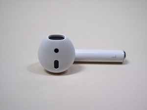 Apple оригинальный AirPods no. 2 поколение MV7N2J/A левый слуховай аппарат левый уголок только A2031 [L]