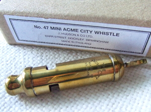 新品☆イギリス製☆ACMEホイッスル MINI ACME CITY WHISTLE No.47 ソリッドブラス　ブラス笛england防犯キーホルダー防災ブラス英国 警察