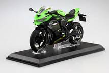 ＜新品＞　アオシマ文化教材社　完成品バイクシリーズ　カワサキ Ninja ZX-25R　ライムグリーン×エボニー　1/12サイズ _画像3