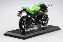 ＜新品＞　アオシマ文化教材社　完成品バイクシリーズ　カワサキ Ninja ZX-25R　ライムグリーン×エボニー　1/12サイズ _画像4