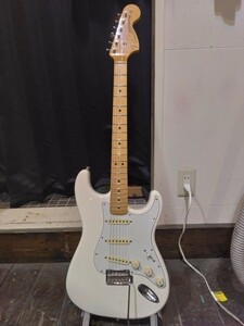 Fender Made in Japan Hybrid 68 Stratocaster Maple Arctic White エレキギター