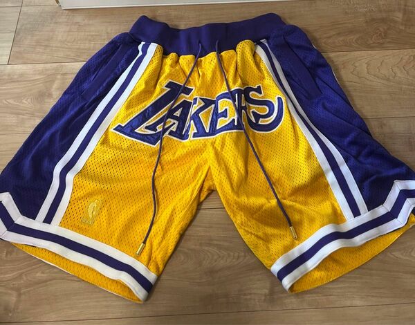 新品未使用【Mサイズ】JUSTDON Mitchell&ness NBA LA LAKERS ロゴショートパンツ 4ポケット