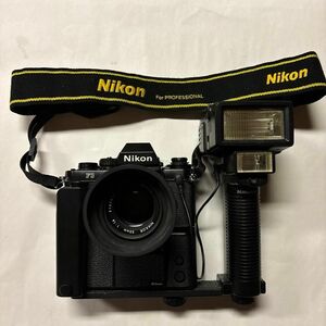 一眼レフ Nikon モ-タ-ドライブ、50㎜レンズ付フラッシュ付　動作確認済み