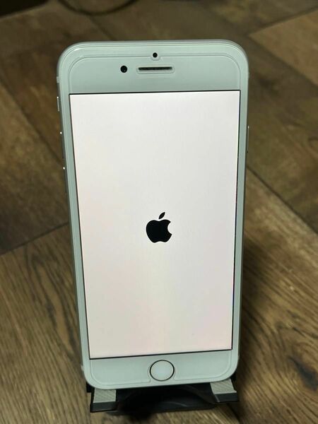 iPhone 8 64GB ホワイト simロック解除済み