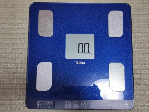 TANITA 体重計 ( 体脂肪 筋肉量 BMI 内臓脂肪 体内年齢 ) 体組成計 BC-758