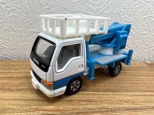 トミカ いすゞエルフ 高所作業車 