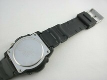o30u50★CITIZEN 古い腕時計 デジタル時計 電池交換済 動作あり 在庫品_画像2