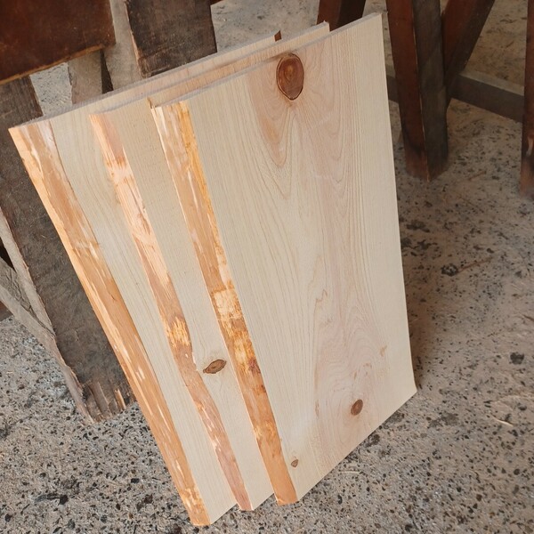 C-1749 　国産ひのき　耳付節板　3枚セット　テーブル　棚板　看板　一枚板　無垢材　桧　檜　DIY