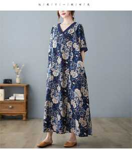  navy blue color ground . rose pattern . stylish V neck dress * new goods * large size * cotton manner material. maxi height V neck dress 