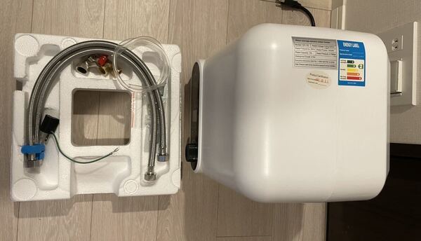 電気温水器 110V/1500W 小型電気温水器 30℃~65℃調節可 電気温水ヒーター 10L 大容量 電気給湯器 取り付け簡単