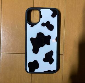 iPhone11牛柄スマホケース