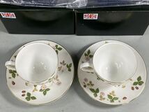 D240512-1【未使用】WEDGWOOD ウェッジウッド WILD STRAWBERRY カップ&ソーサー 黒壺 コーヒー椀皿（リー）2客セット ペア 洋食器 旧ロゴ_画像5