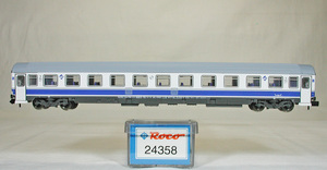 ROCO #24358 ＲＥＮＦＥ（スペイン国鉄） Ａ８Ｌｘ型 １等スーパーリクライニング車 (ブルー／ホワイト)　 