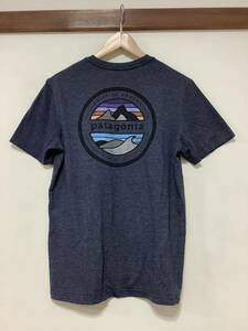 ま1302 Patagonia パタゴニア プリントTシャツ 半袖Tシャツ S スリムフィット ダークブルーグレー 